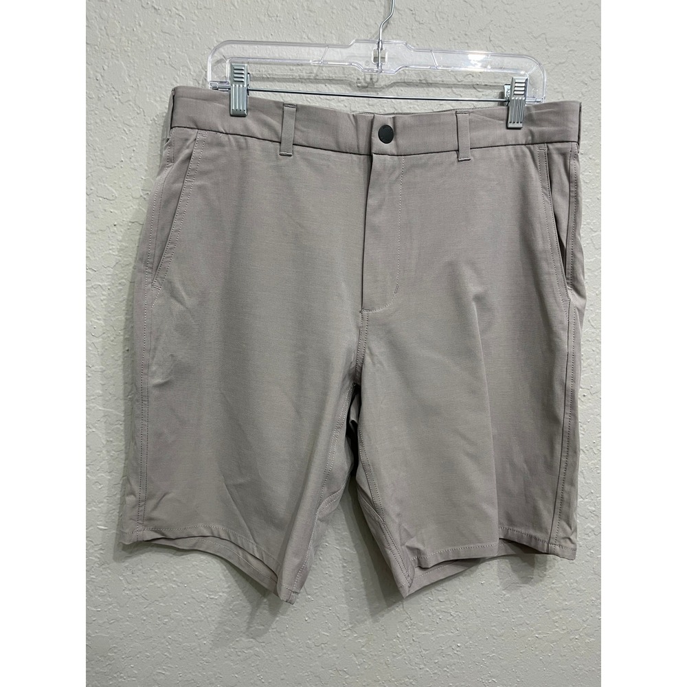 NWT Johnnie-O Calcutta Prep-Formance Shorts size 33 Gray Tan Active Golf Stretch